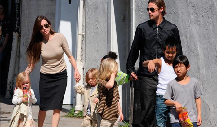 Divorzio Pitt Jolie: i 6 figli per ora affidati alla madre