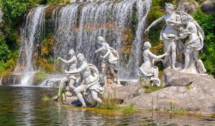 Una foto dei giardini della Reggia