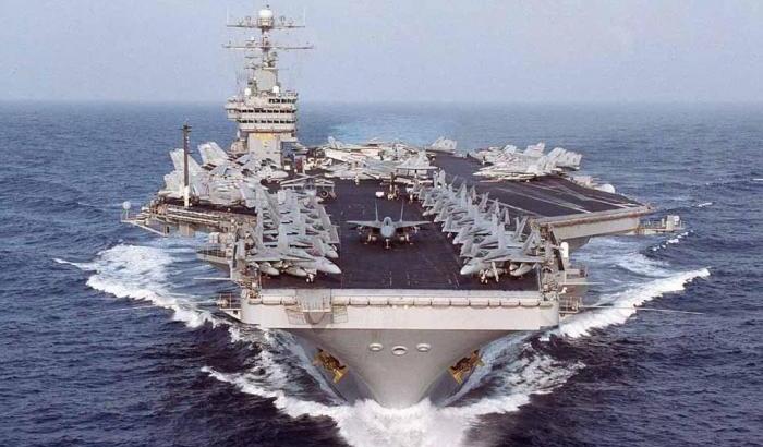 La portaerei russa Admiral Kuznetsov parte verso il Mediterraneo