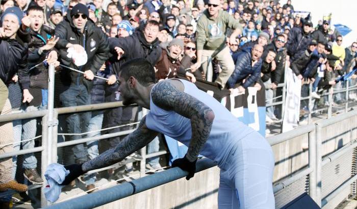 Ultras Inter contro Icardi: togliti la fascia, pagliaccio