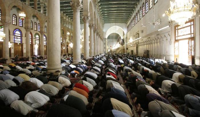Preghiera in moschea