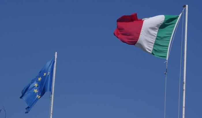 Bandeira Italia e Unione Europea