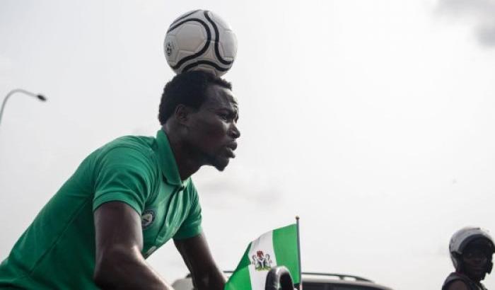 Chinedu, con il pallone in testa