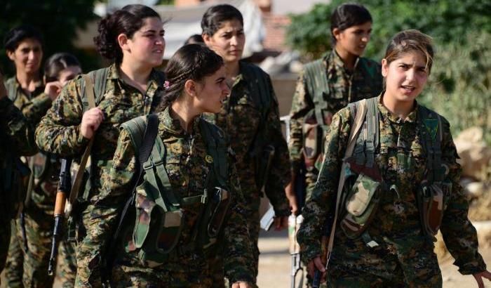 033BE4-le-combattenti-curdo-siriane-del-ypj Le combattenti curdo-siriane del Ypj