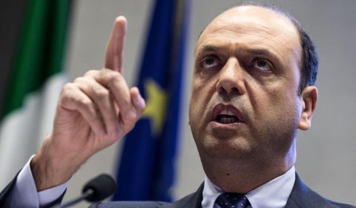 Anche Alfano molla Renzi: non mi ricandido alle prossime elezioni