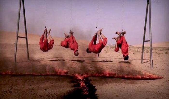 Prigionieri dell'Isis arsi vivi