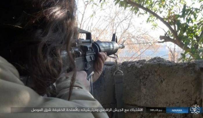 03435F-un-miliziano-dell-isis-sul-fronte-di-mosul Un miliziano dell'Isis sul fronte di Mosul