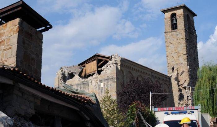 Il campanile della Chiesa di Sant'Agostino crollato oggi 18 gennaio 2017