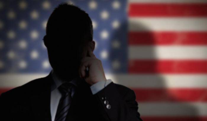 La 007 americana: “Non morirò per Trump”. Sospesa