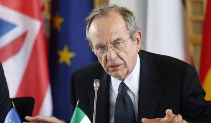 Padoan lascia la Camera e diventa presidente di Unicredit: ha dato un cattivo esempio