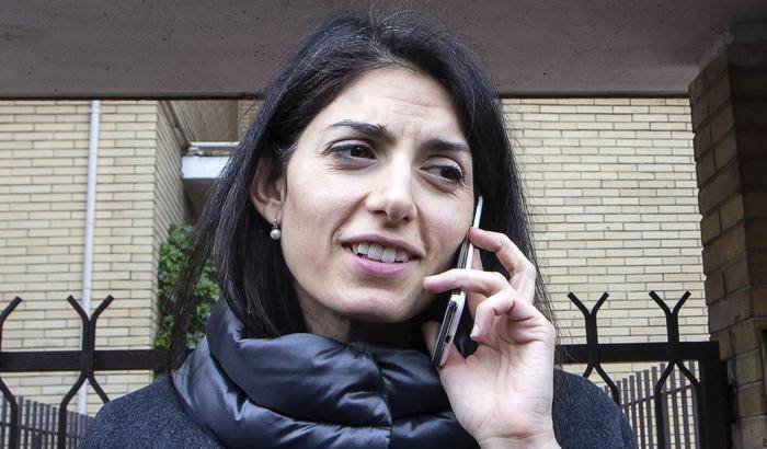 Virginia Raggi non molla: tengo la barra dritta e vado avanti per Roma