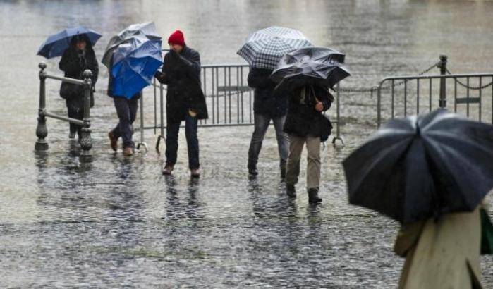 Preparate gli ombrelli: con il primo Maggio tornano le piogge e il freddo