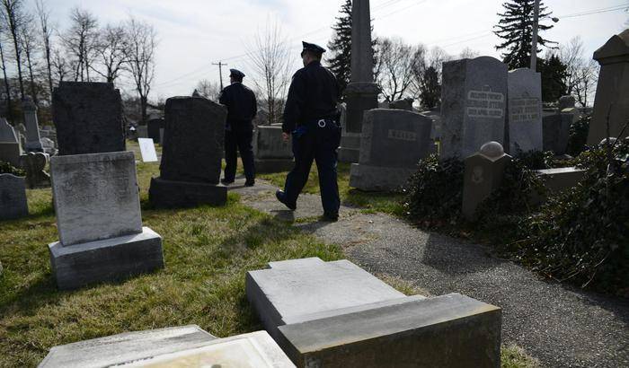 Cimitero profanato nello Stato di New York