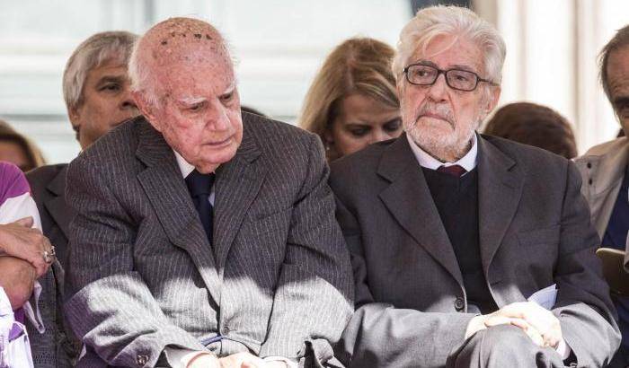 Alfredo Reichlin accanto a Ettore Scola ai funerali di Pietro Ingrao