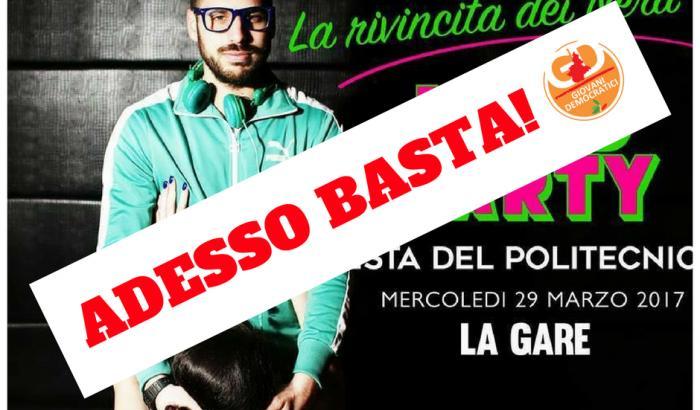 Festa in discoteca con sesso orale: una locandina fa scoppiare la polemica