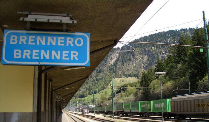 Migranti, l’Austria annuncia: al Brennero controlleremo tutti i treni