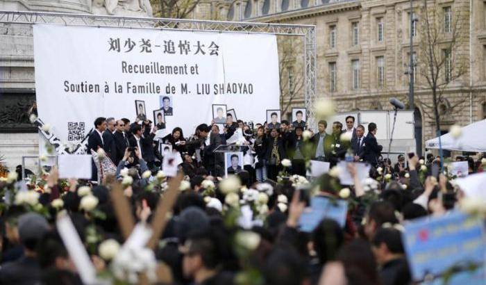 035388-la-manifestazione-a-parigi-per-liu-shaoyao La manifestazione a Parigi per Liu Shaoyao