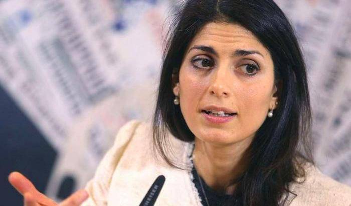 Il Pd contro la Raggi: teleguidata e bugiarda