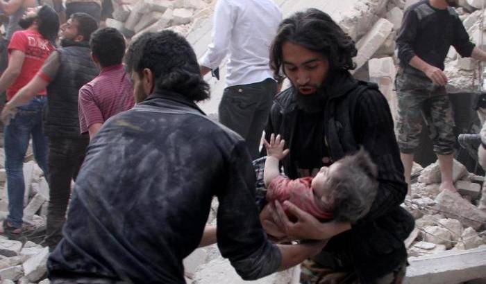 Vittime civili in un bombardamento nella provincia di Idlib