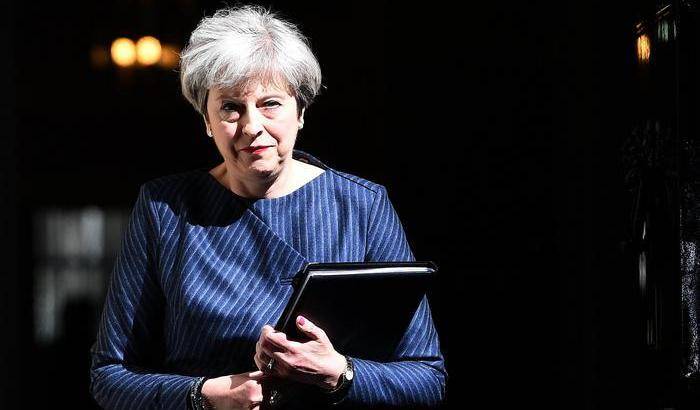 Gran Bretagna, annuncio a sorpresa di Theresa May: al voto l'8 giugno