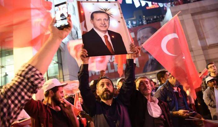 0356C8-sostenitori-di-erdogan Sostenitori di Erdogan