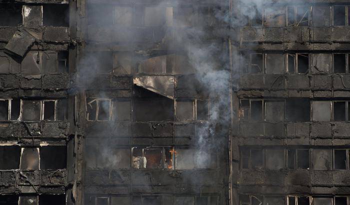 00049AAD-grenfell-tower-a-londra-1 Grenfell Tower, a Londra