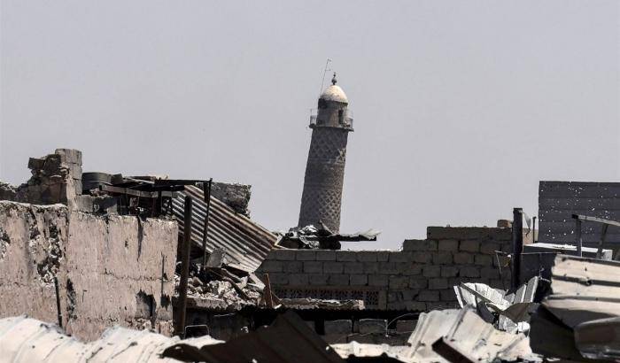 00049BBD-la-moschea-al-nuri-di-mosul-e-il-minareto-al-hadba La moschea al-Nuri di Mosul e il minareto Al-Hadba