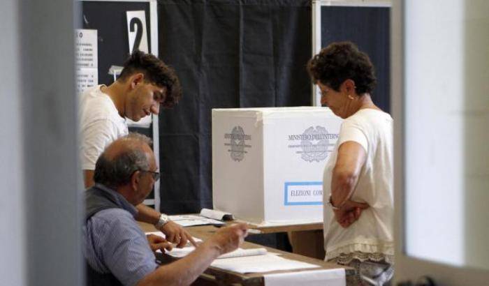 Nel Lazio M5s conquista i comuni di Guidonia e Ardea
