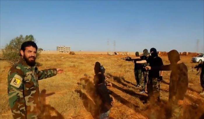 Torture e atti di barbarie: a Parigi presentata una denuncia contro Haftar