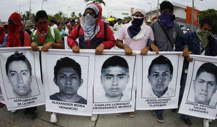 Proteste per la strage di Ayotzinapa