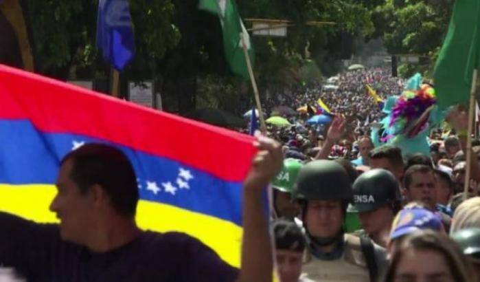 0004A47A-rivolta-di-alcuni-militari-contro-maduro Rivolta di alcuni militari contro Maduro