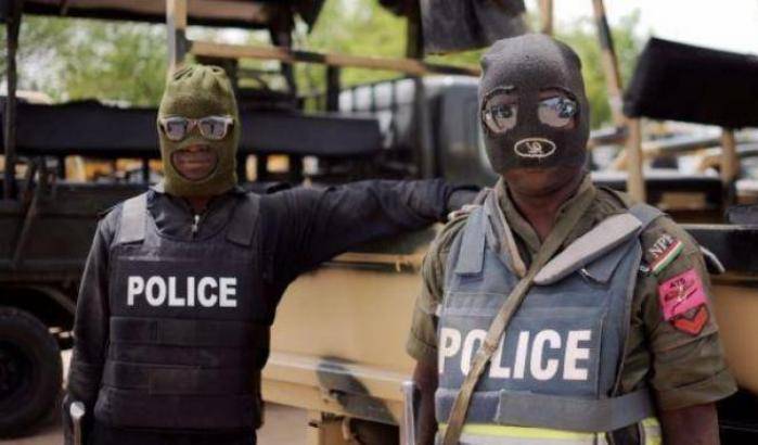 0004A47B-militari-nigeriani Militari nigeriani