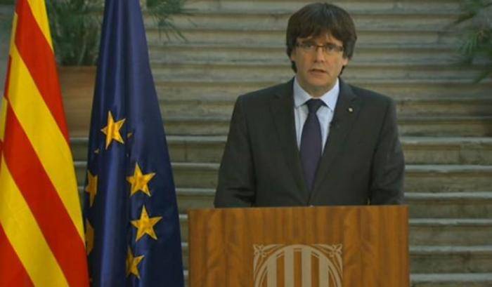 L'appello di Puigdemont: resistenza civile e pacifica contro l'aggressione
