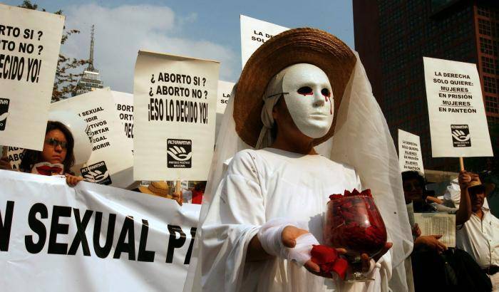Messico, storia di Dafne in carcere per un aborto spontaneo