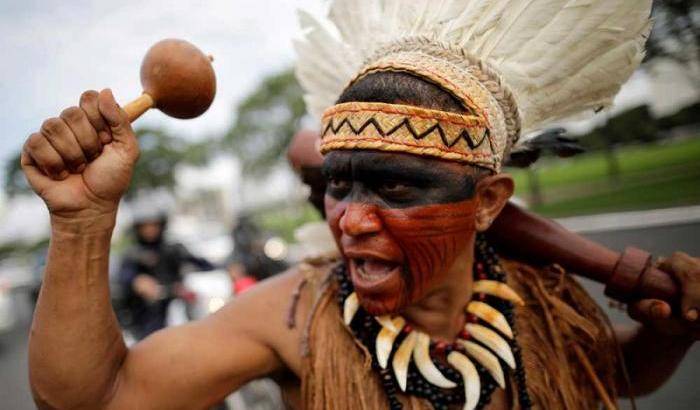 Gli indios Pataxós che in Brasile lottano per non scomparire