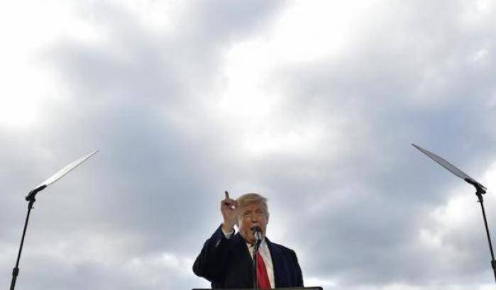 Il freddo flagella gli Usa, ma per Trump è un'occasione per gigioneggiare