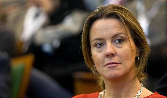 Lorenzin contro Salvini: è un No-Vax e diffonde dati falsi