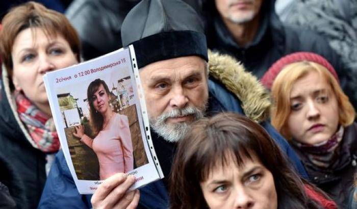 0004C611-proteste-a-kiev-dopo-uccisione-di-una-attivista-dei-diritti-umani Proteste a Kiev dopo uccisione di una attivista dei diritti umani