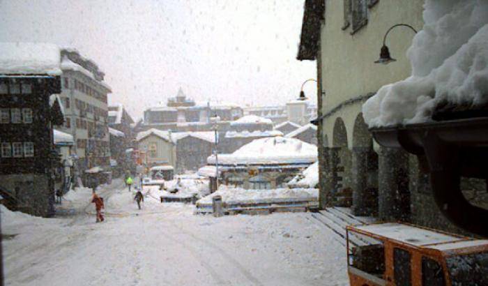 Zermatt isolata dalla neve