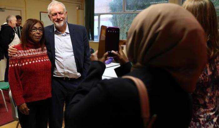 0004C83F-corbyn-a-swindon Corbyn a Swindon