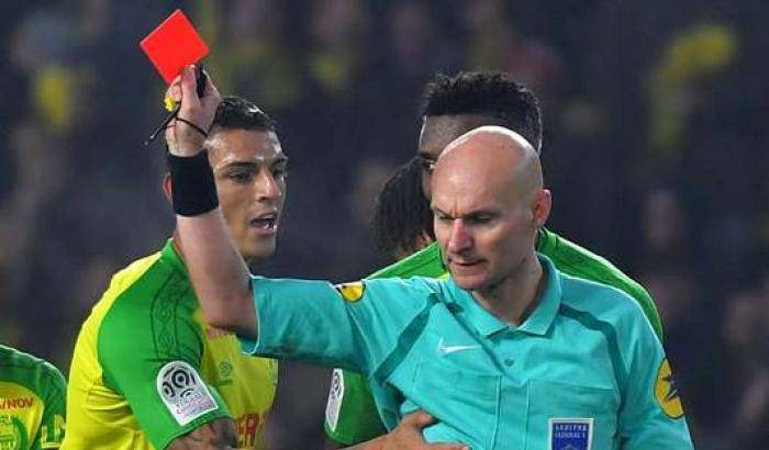 L'arbitro francese Tony Chapron