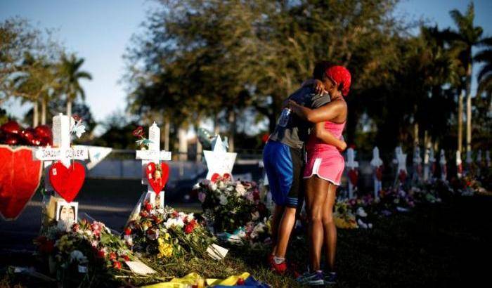 #BoycottNRA: dopo la strage di Parkland tanti contro l'industria delle armi