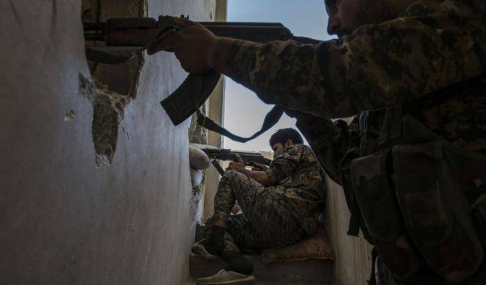 0004D47C-aiuti-umanitari-in-attesa-di-raggiungere-afrin Aiuti umanitari in attesa di raggiungere Afrin