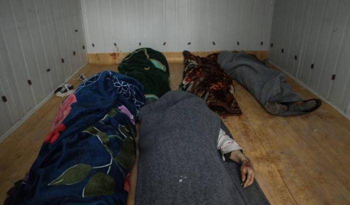 Le bombe di Erdogan colpiscono l'ospedale di Afrin: nove morti