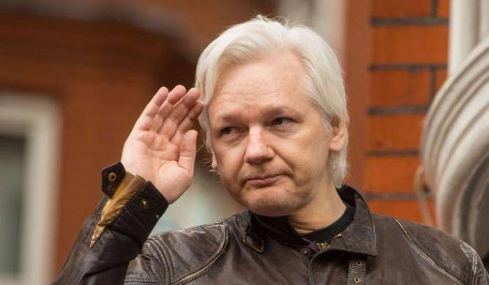 0004DB35-julian-assange Julian Assange