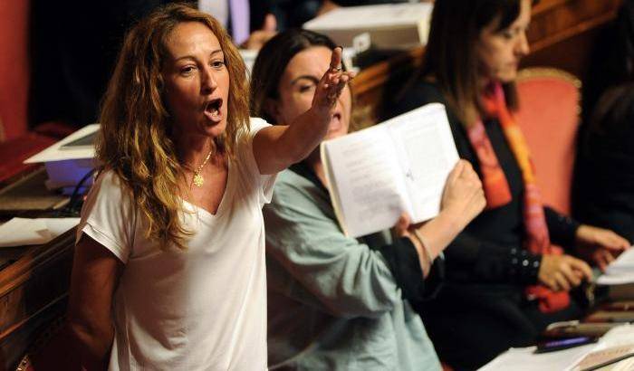 La Taverna in versione agnellino fa una sviolinata alla berlusconiana Casellati
