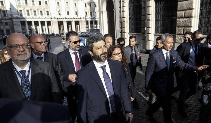 Fico riprende le consultazioni, ma l'intesa tra Pd e M5s è in salita