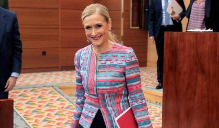 Cristina Cifuentes, la presidente cleptomane di Madrid si è dimessa