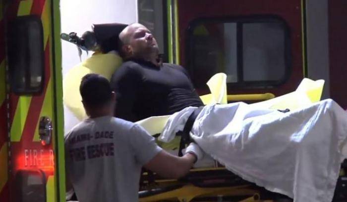 0004E845-jonathan-oddi-mentre-viene-portato-in-ospedale Jonathan Oddi mentre viene portato in ospedale
