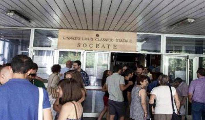 Saluto fascista al liceo: la preside sminuisce e la comunità ebraica invita la scuola al museo della Shoah